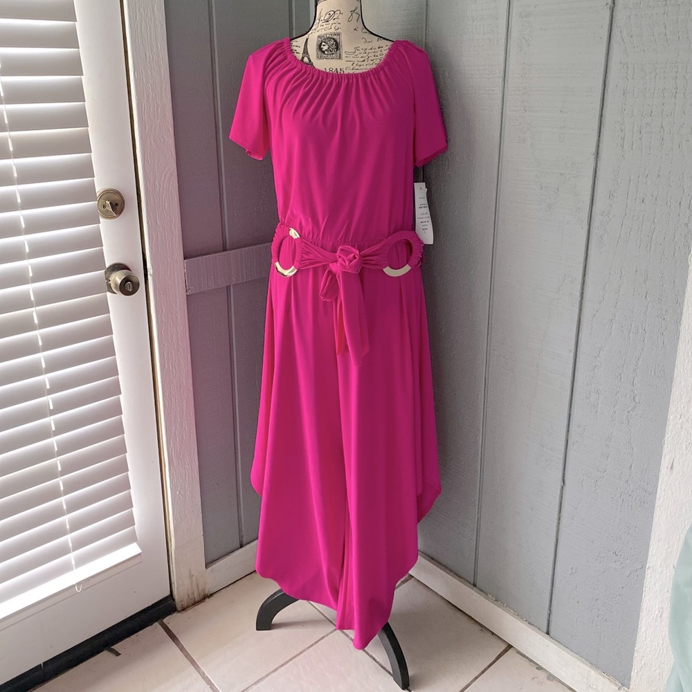 🆕 Fuchsia Jumpsuit Size Small